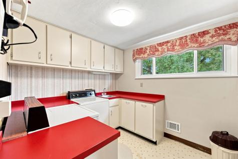 237 Woodridge Drive Green Tree PA 15106