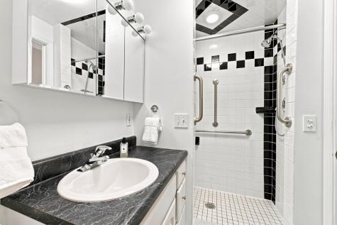 237 Woodridge Drive Green Tree PA 15106