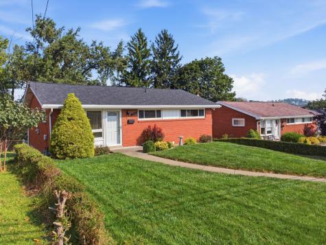 237 Woodridge Drive Green Tree PA 15106