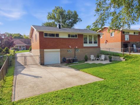 237 Woodridge Drive Green Tree PA 15106