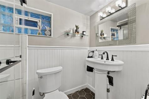 48 Maplewood Street Etna PA 15223