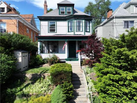 719 Taylor Avenue Avalon PA 15202