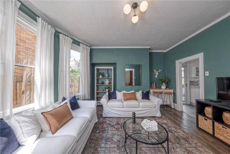 719 Taylor Avenue Avalon PA 15202