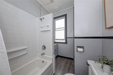 719 Taylor Avenue Avalon PA 15202