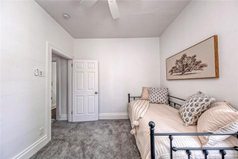 719 Taylor Avenue Avalon PA 15202