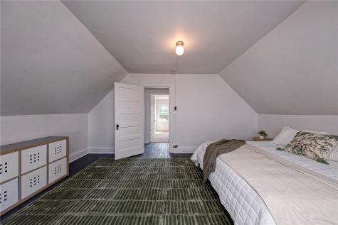 719 Taylor Avenue Avalon PA 15202
