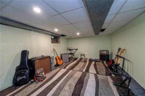 719 Taylor Avenue Avalon PA 15202