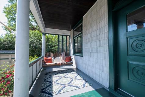 719 Taylor Avenue Avalon PA 15202