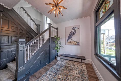 719 Taylor Avenue Avalon PA 15202