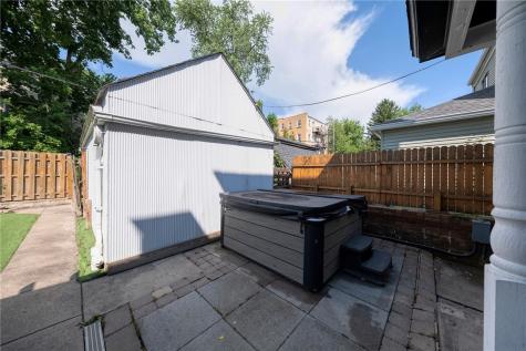 719 Taylor Avenue Avalon PA 15202