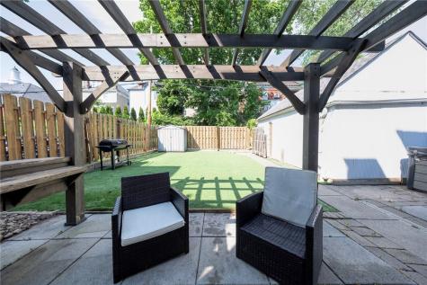 719 Taylor Avenue Avalon PA 15202