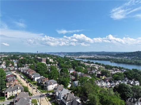 719 Taylor Avenue Avalon PA 15202