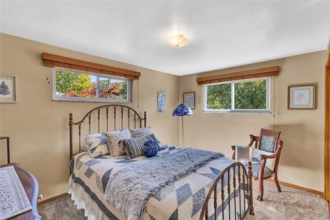 820 Niagara Drive North Huntingdon PA 15642