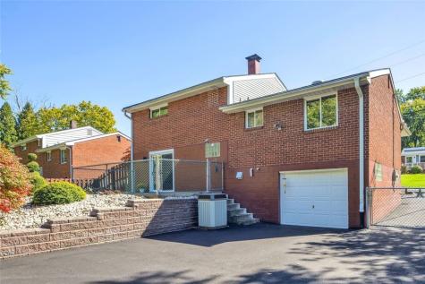 820 Niagara Drive North Huntingdon PA 15642