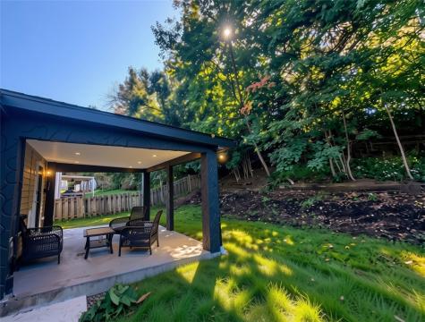 1889 Riggs Road South Park PA 15129
