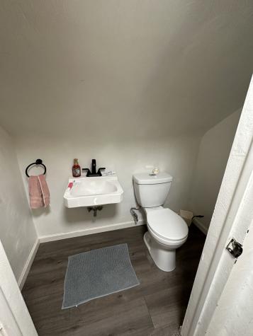 221 Seneca Drive New Kensington PA 15068