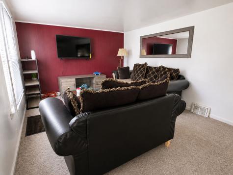 221 Seneca Drive New Kensington PA 15068