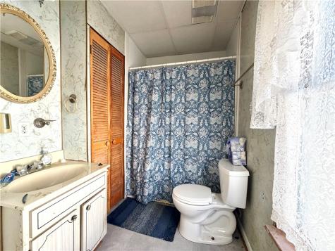 121 Elizabeth Avenue Evans City Boro PA 16033
