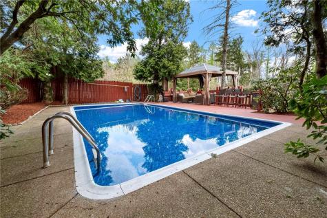 109 Brookmeade Drive Ross Township PA 15237