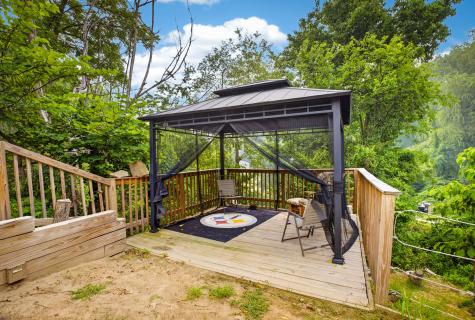 412 Nicholas Street Mt Oliver PA 15210