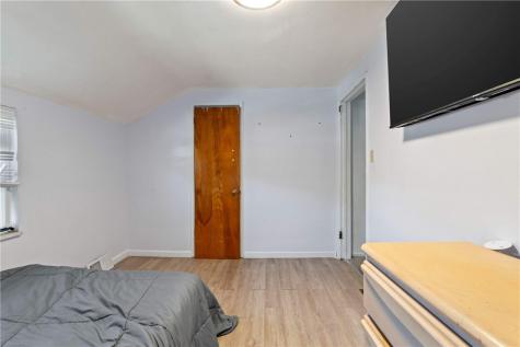 9242 Valley Street Penn Hills PA 15235
