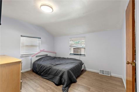 9242 Valley Street Penn Hills PA 15235