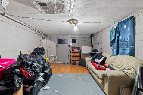 9242 Valley Street Penn Hills PA 15235