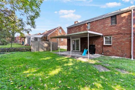 9242 Valley Street Penn Hills PA 15235