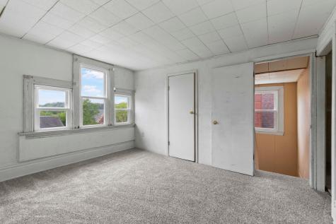 361 Library Place Oakmont PA 15139