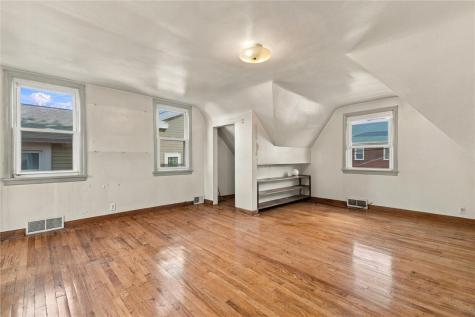 119 E 1st Avenue Tarentum PA 15084