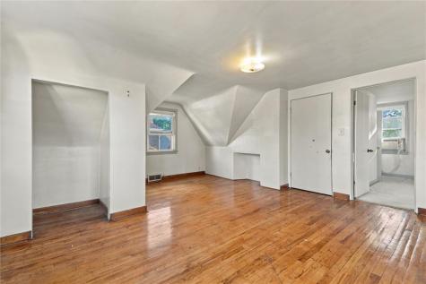 119 E 1st Avenue Tarentum PA 15084
