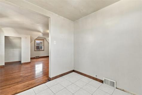 119 E 1st Avenue Tarentum PA 15084