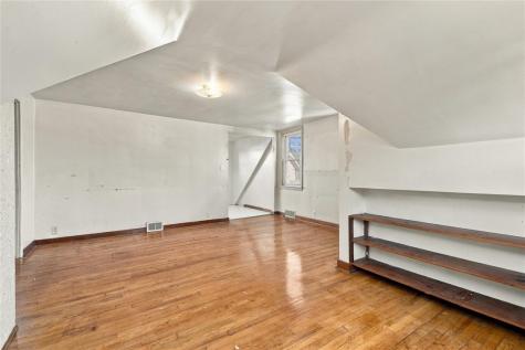 119 E 1st Avenue Tarentum PA 15084
