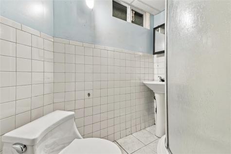119 E 1st Avenue Tarentum PA 15084