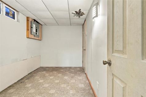 119 E 1st Avenue Tarentum PA 15084