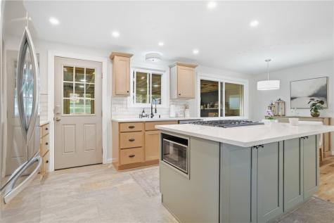 1011 Marcia Irwin PA 15642