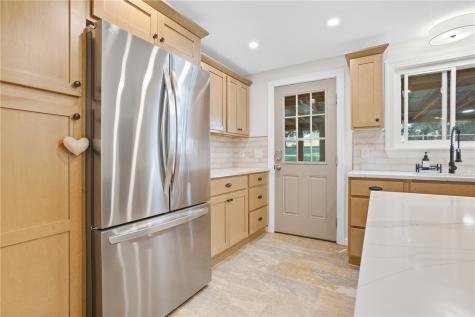 1011 Marcia Irwin PA 15642