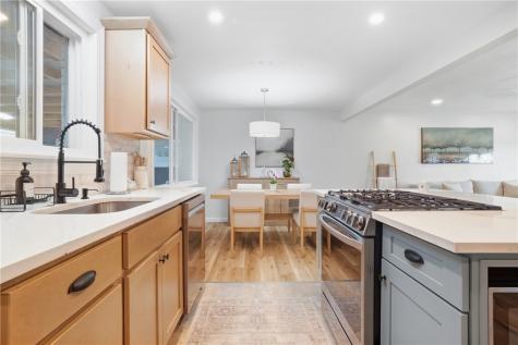 1011 Marcia Irwin PA 15642