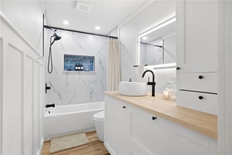 1011 Marcia Irwin PA 15642