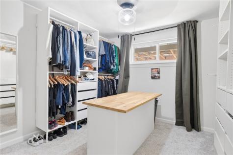 1011 Marcia Irwin PA 15642