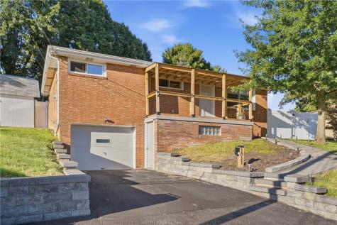 1011 Marcia Irwin PA 15642