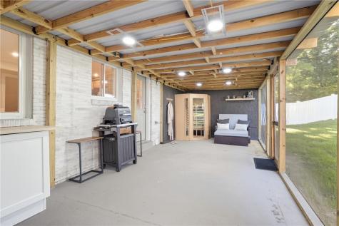 1011 Marcia Irwin PA 15642