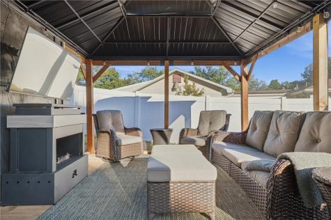 1011 Marcia Irwin PA 15642