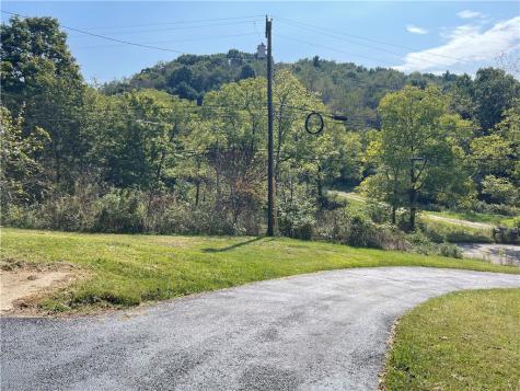 871 Old State Road Kiskiminetas Township PA 15613