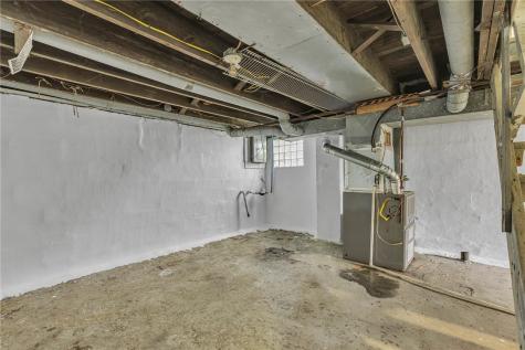 719 Grove Street Aliquippa PA 15001