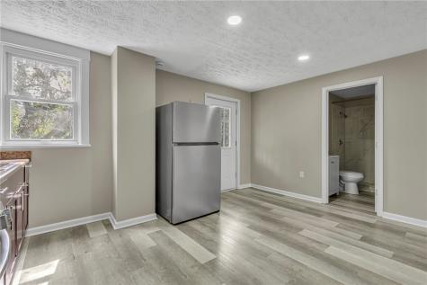 719 Grove Street Aliquippa PA 15001