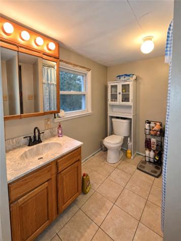 46 Chapel Hill Road Claysville PA 15323