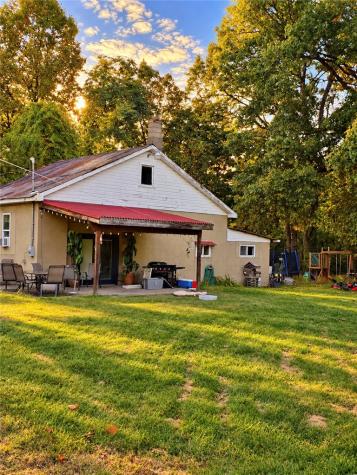 46 Chapel Hill Road Claysville PA 15323