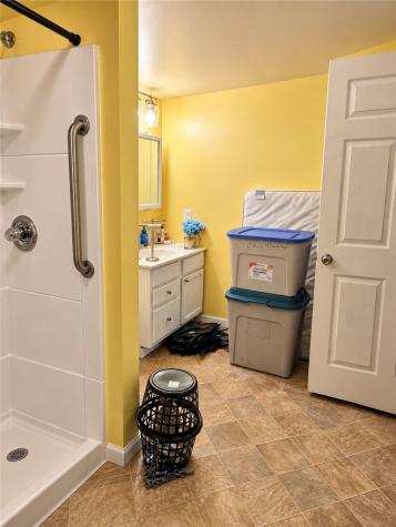 46 Chapel Hill Road Claysville PA 15323