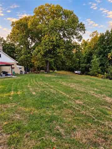 46 Chapel Hill Road Claysville PA 15323